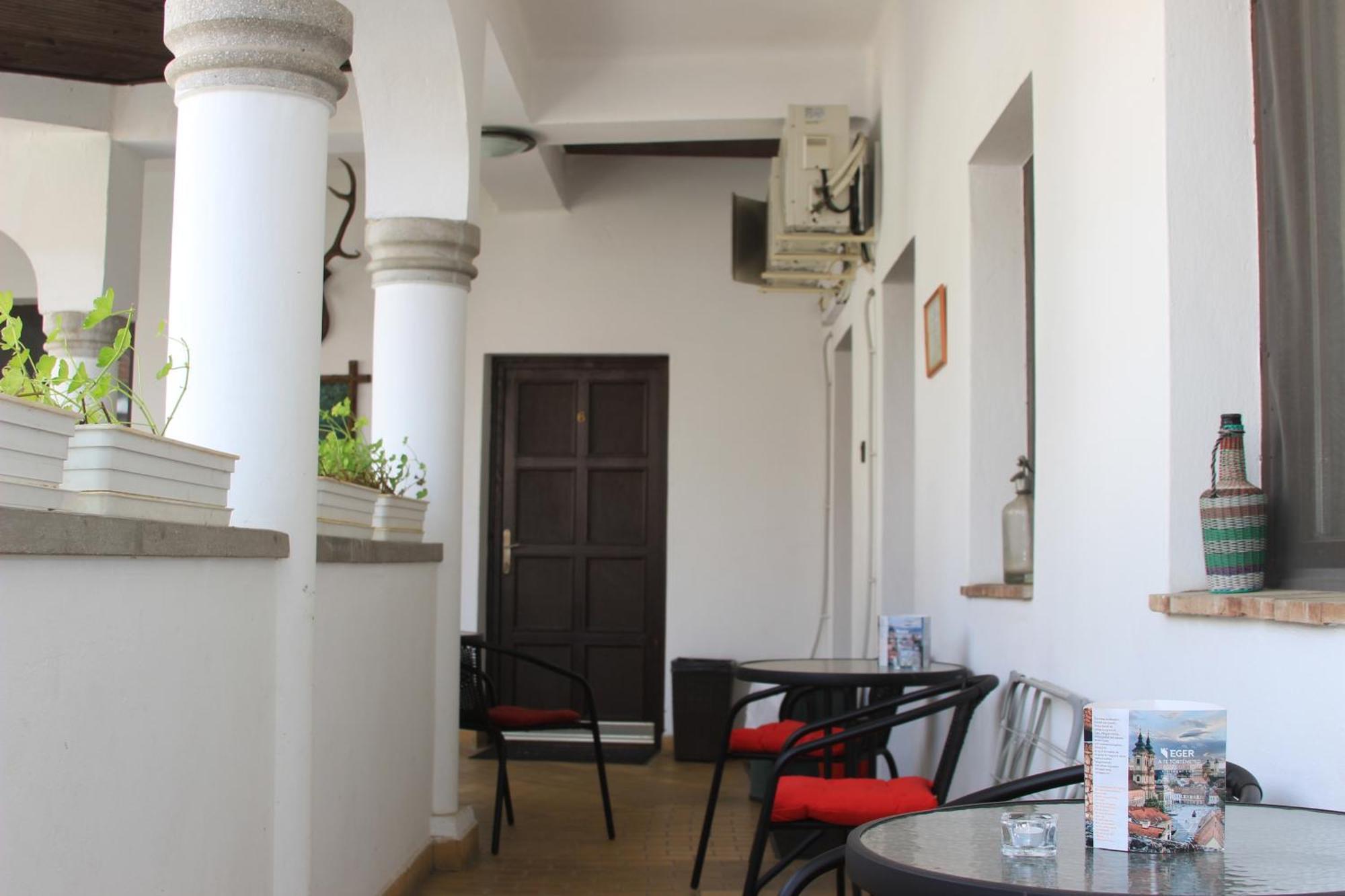 Bed and Breakfast Eden Panzió Eger Exterior foto