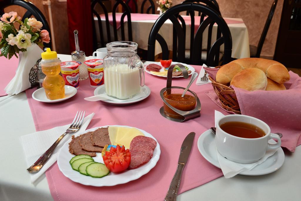 Bed and Breakfast Eden Panzió Eger Exterior foto